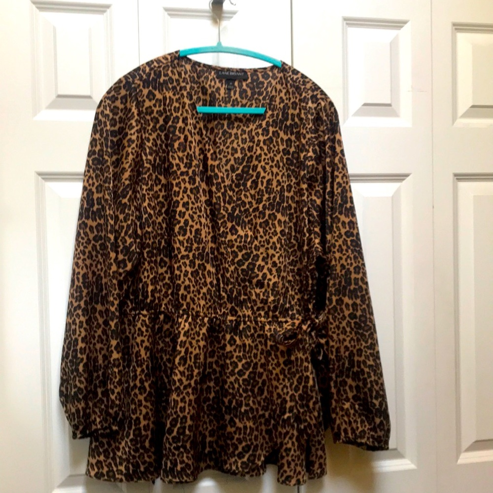 Lane Bryant animal print faux wrap blouse. Size 2x EUC black and brown.